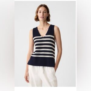 White and Navy Striped  Sweater Preppy  vest size large TALL NWT GAP
